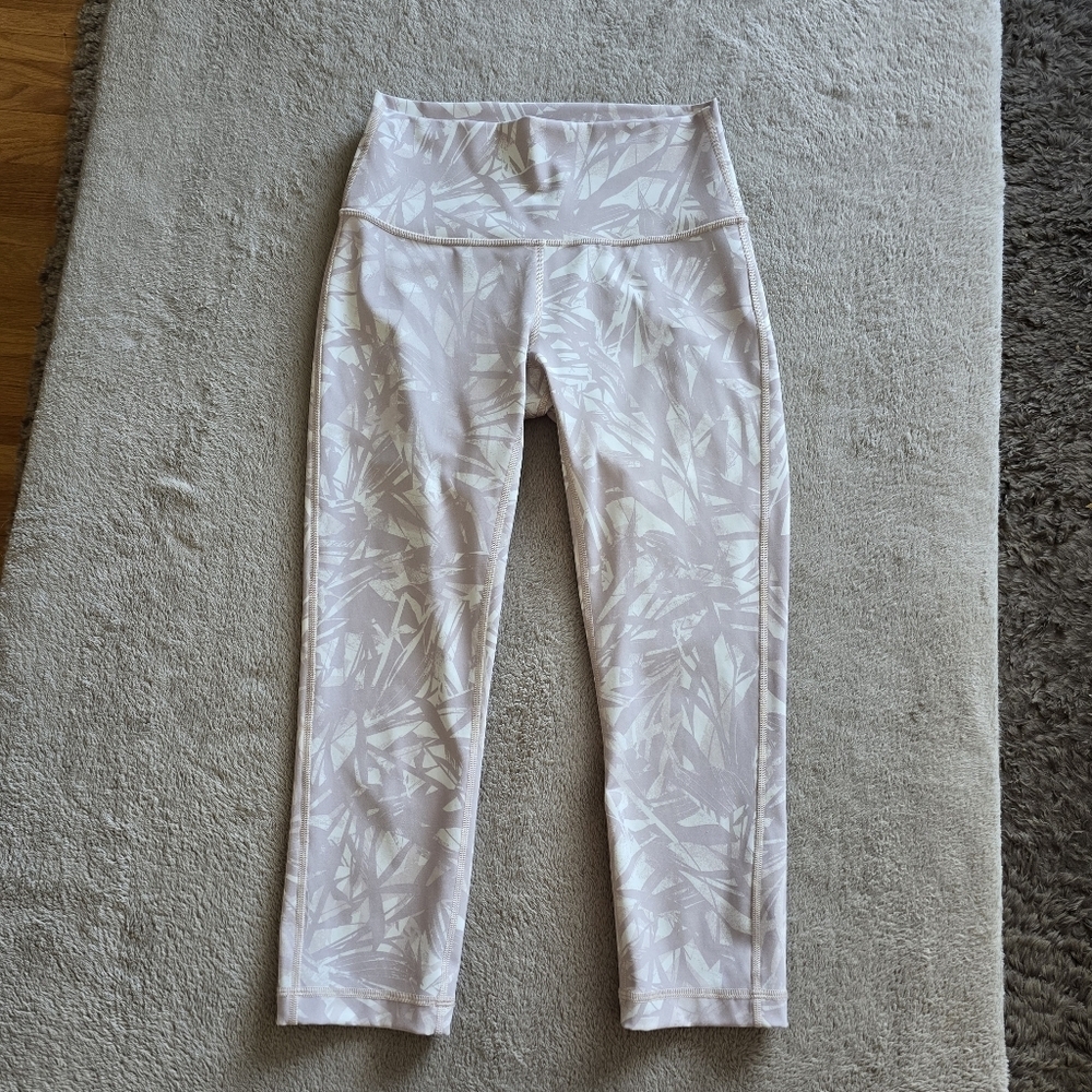 Lululemon Wunder Under Crop 21" Shadow Leaf Light Ivory Muse/Light Ivory Size 6 - Picture 2 of 11
